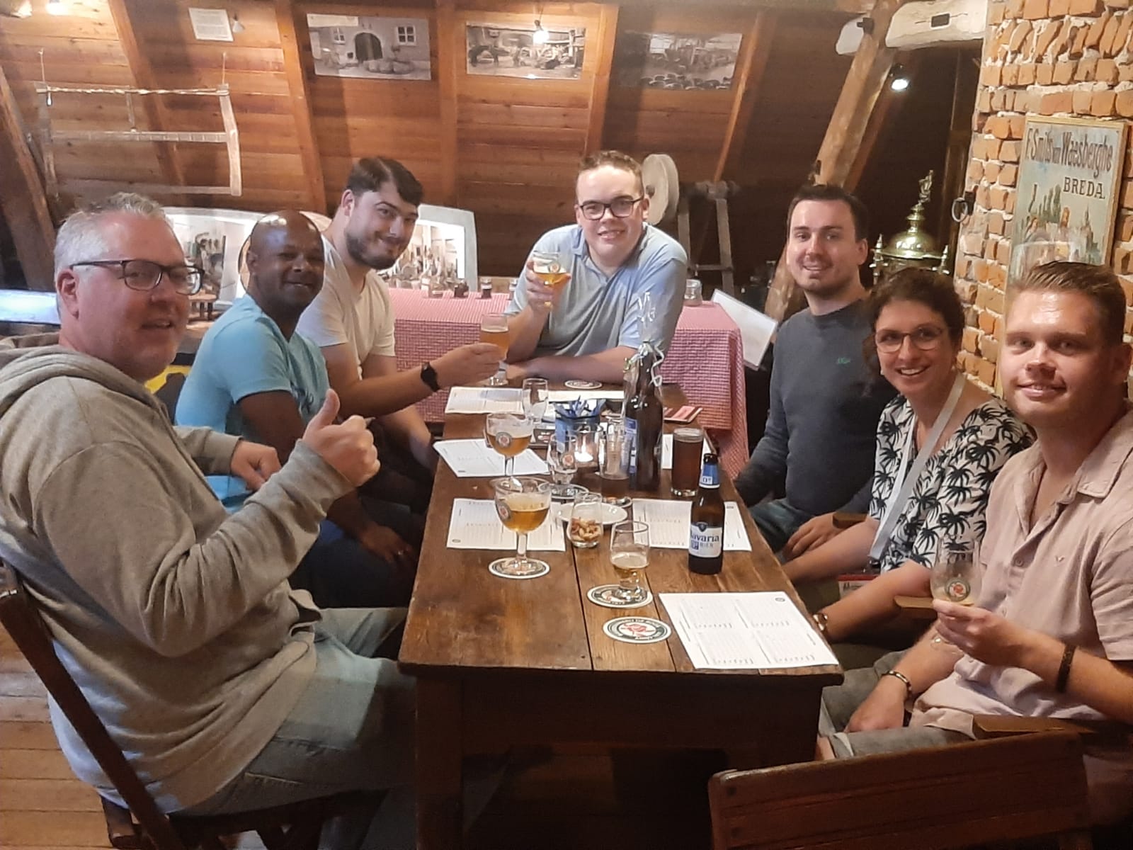 Alleen op deze aarde – ontmoetingsgroepen en activiteiten tegen eenzaamheid