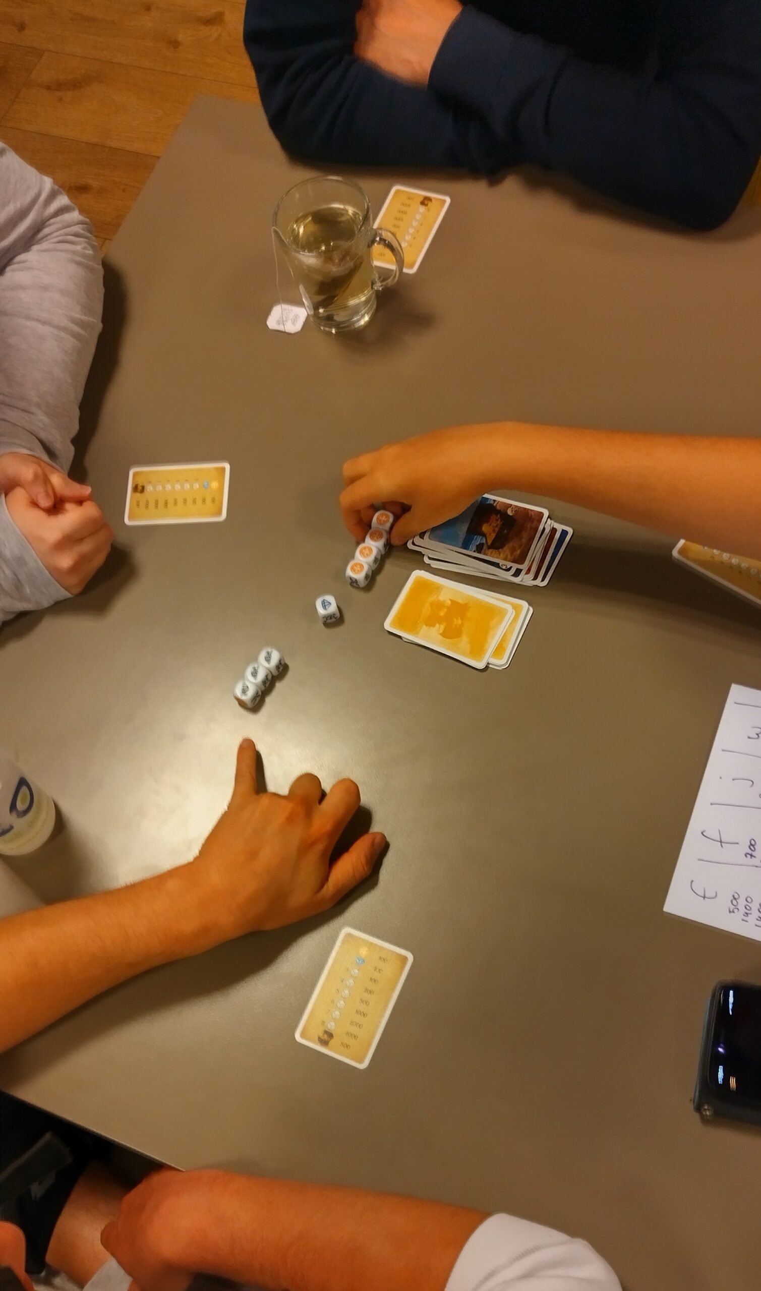 Zaterdag in het Fries leren – ontdek de betekenis, uitspraak en Friese tradities.