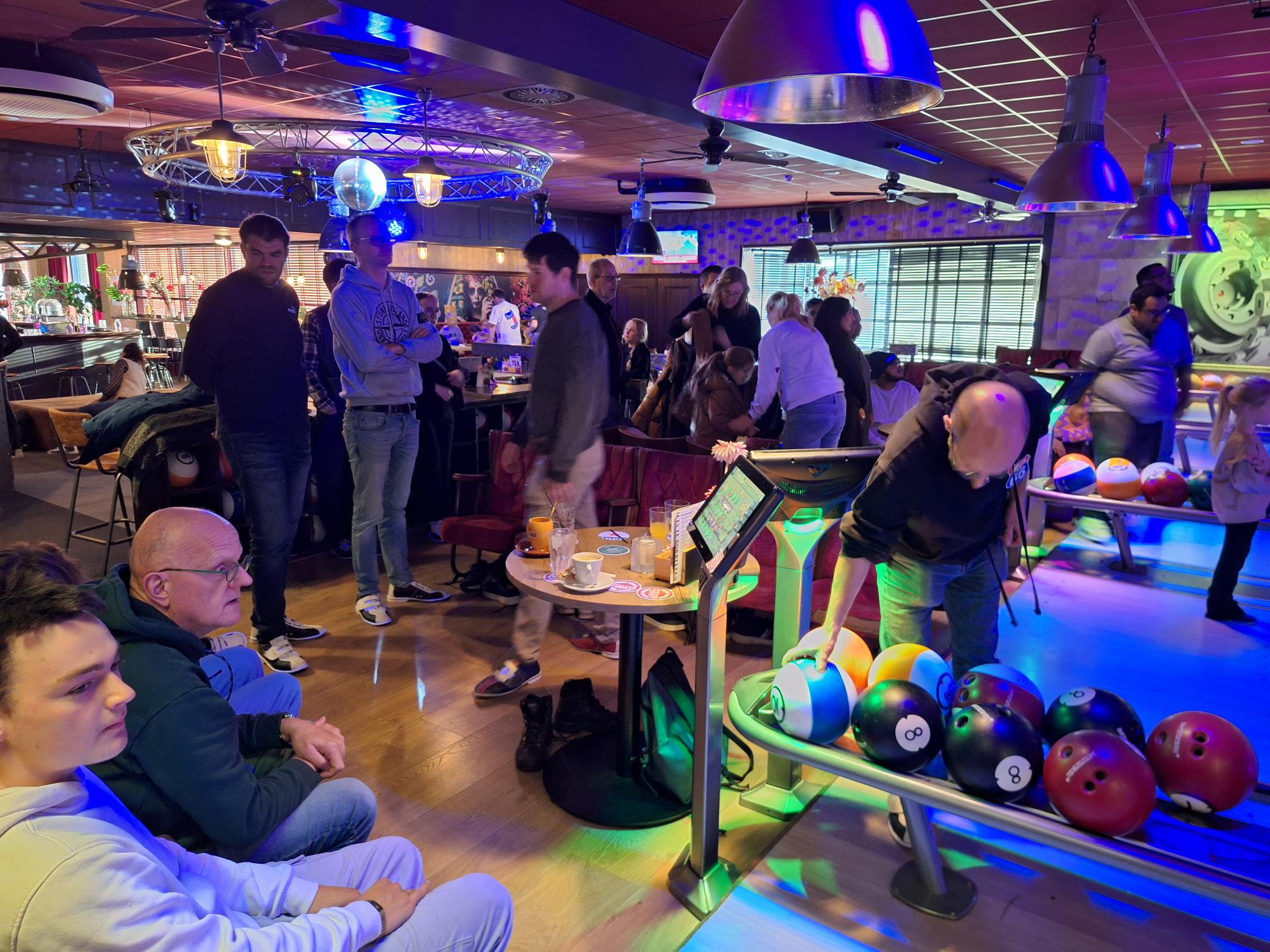 Gezellige bowlingmiddag bij Rusheuvel Bowling & Events in Oss – Brabant Maatjes brengt mensen samen.